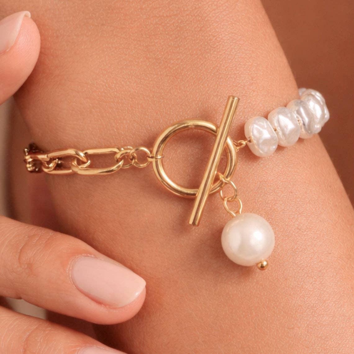 Pearls & Poise Bracelet