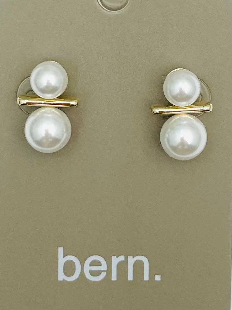 Double Pearl Stud