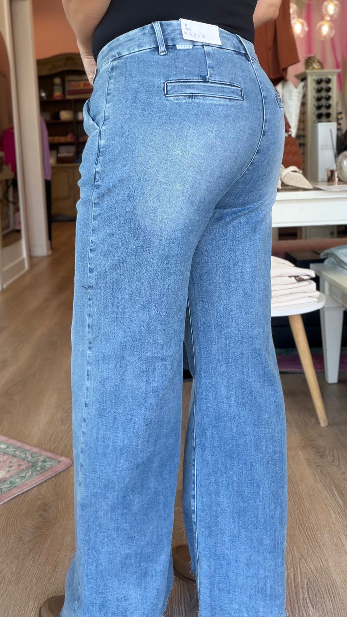 Main Character Pleated Wide Leg Jeans