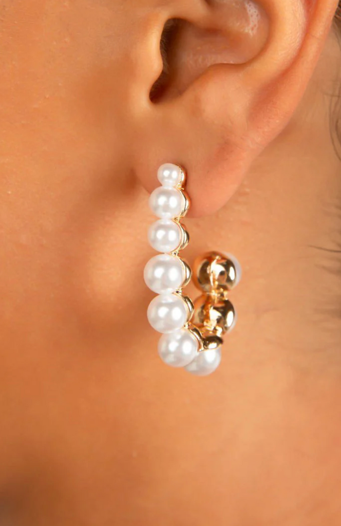 Lara Pearl Earrings